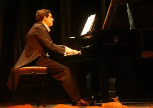 Tarik Dib, piano