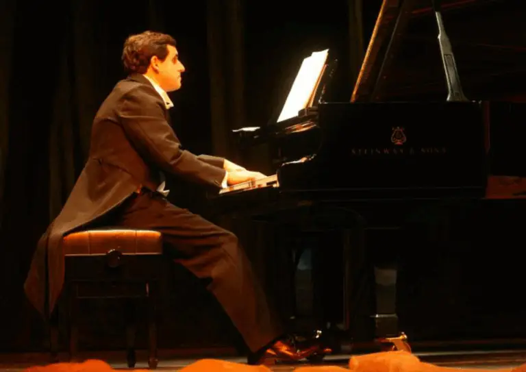 Tarik Dib, piano